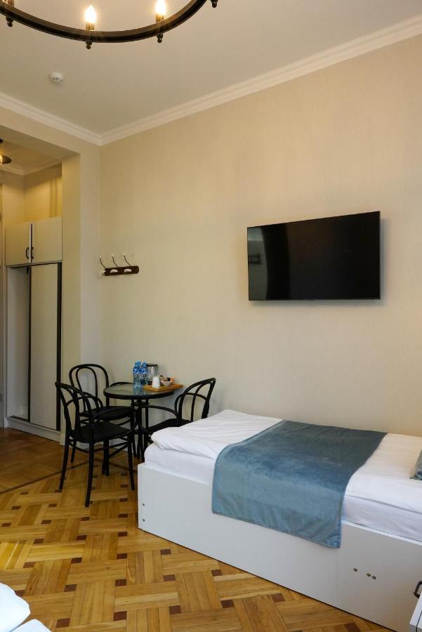 Hotel Ticiani 15 Кутаиси Екстериор снимка