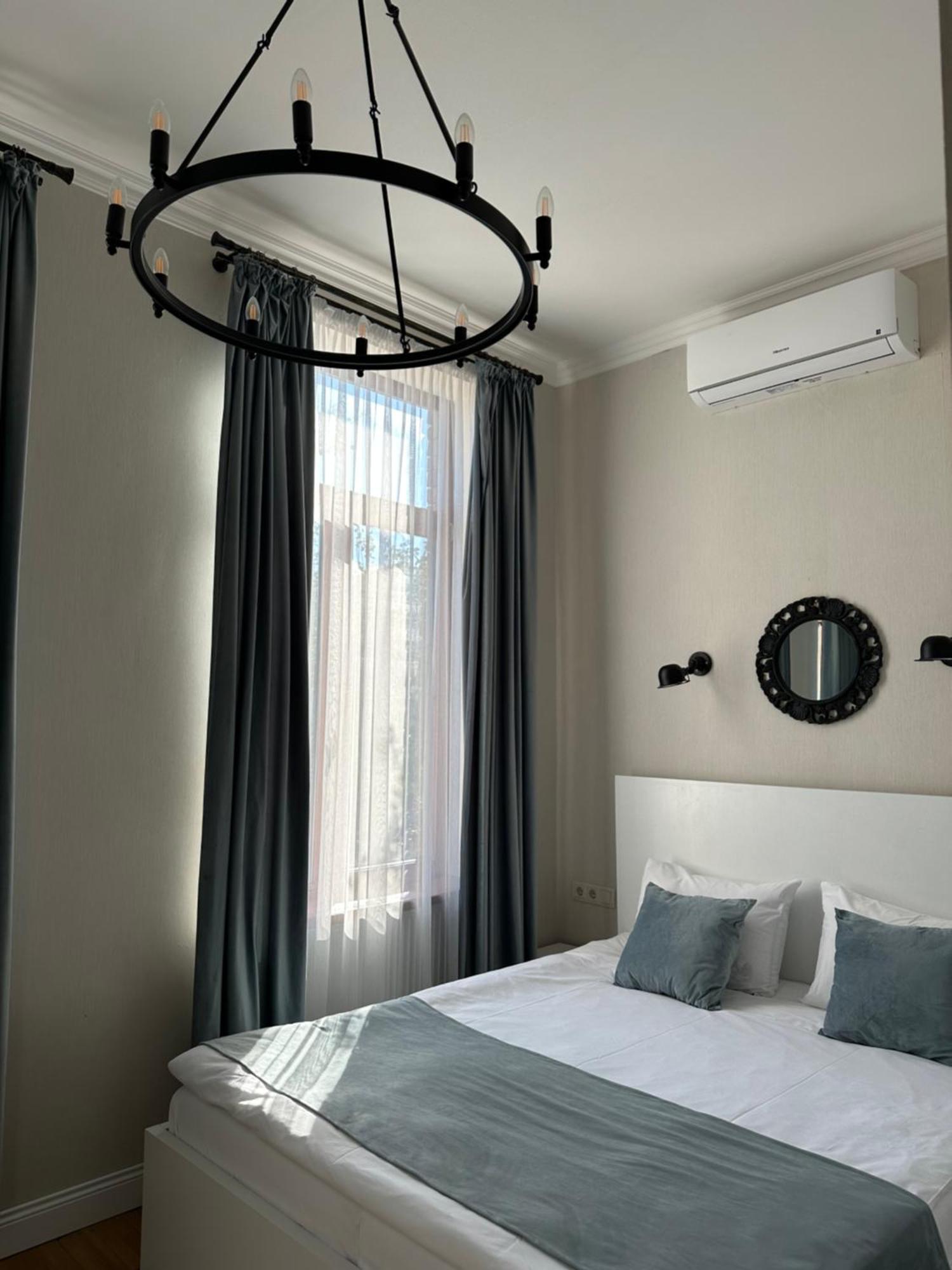 Hotel Ticiani 15 Кутаиси Екстериор снимка