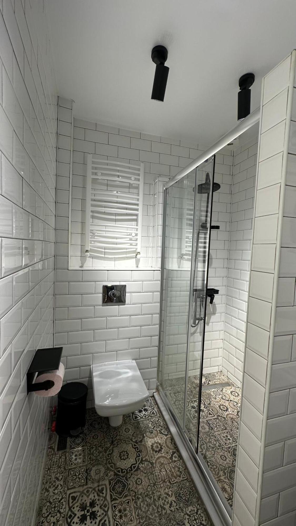 Hotel Ticiani 15 Кутаиси Стая снимка
